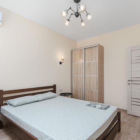 אודסה 20 Deribasivska 2 Bedrooms Apartment מראה חיצוני תמונה
