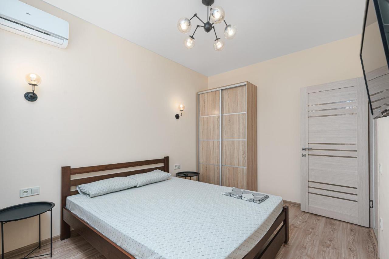 אודסה 20 Deribasivska 2 Bedrooms Apartment מראה חיצוני תמונה