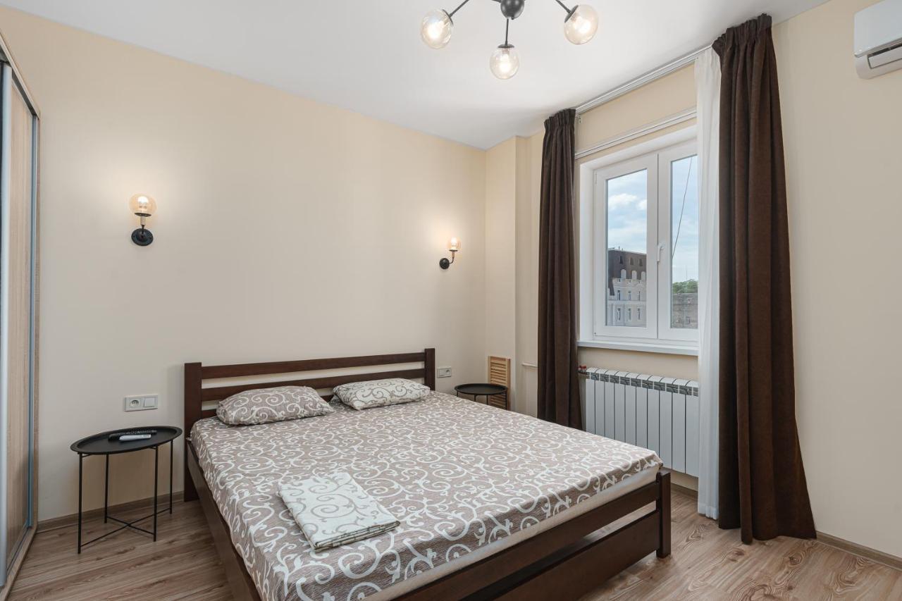 אודסה 20 Deribasivska 2 Bedrooms Apartment מראה חיצוני תמונה